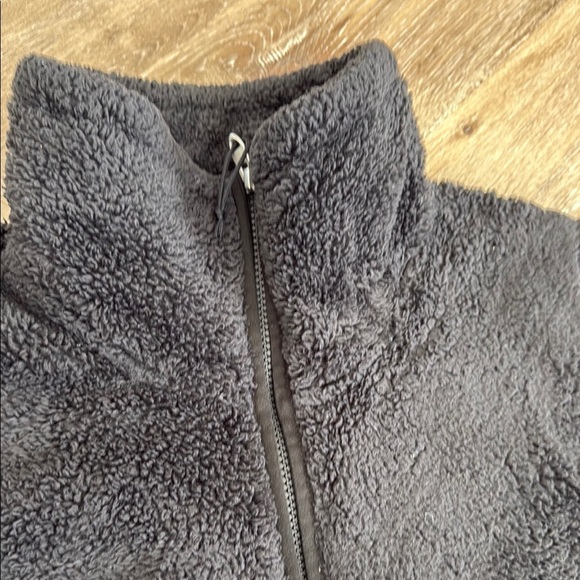 The North Face Size L Black Fleece Vest with High Collar - Picture 6 of 9